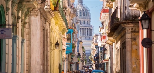 Altstadt von Havanna und Blick auf das Kapitol