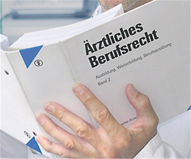 Gericht kippt Sterbehilfe-Verbot Berufsordnung für Ärzte: Paragraf 16 im Visier der Richter.