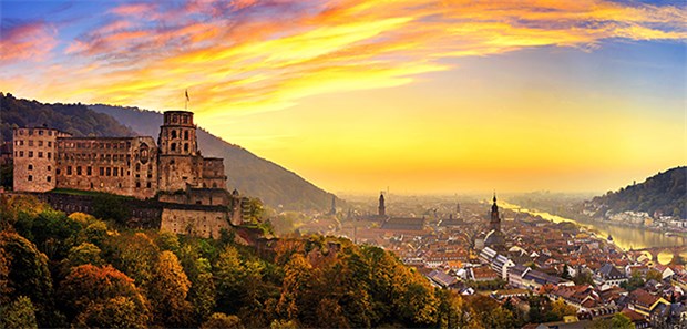 E-Health – Das digitale Rückgrat des Südens Blick über Heidelberg bei Sonnenuntergang: Das Ländle will weiterhin Pioniert beim Theme E-Health sein.