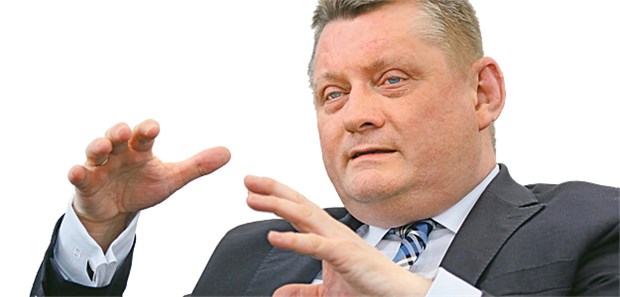 'Kein Staat alleine kann Antibiotika-Resistenzen aufhalten' Bundesgesundheitsminister Hermann Gröhe sieht Ärzte beim Thema Antibiotika-Resistenzen in besonderer Verantwortung.