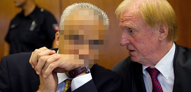 'Lassen Sie den Organspende-Scheiß!' Chirurg vor Gericht: Ehemalige Mitarbeiter haben ihn am Dienstag vor Gericht belastet.