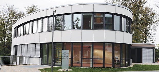Uni baut Hausarztpraxis nach Das Medizinische Lehrzentrum auf den Marburger Lahnbergen.
