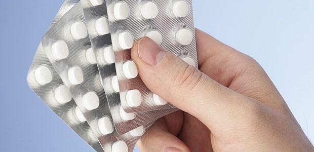 Vitamin D stärkt gesunde Knochen nicht Die Autoren der Studie raten von der generellen Supplementation von Vitamin D bei gesunden Erwachsenen ab.