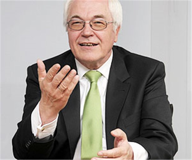 Barmenia sträubt sich gegen Bürgerversicherungstarif Dr. Josef Beutelmann, Vorstandsvorsitzender der Barmenia Krankenversicherung, glaubt daran, dass es die PKV auch in Zukunft gibt.