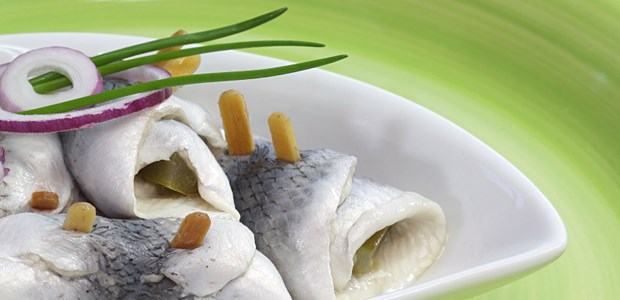Fetter Fisch schützt, Fischfett nicht Fetter Seefisch schützt nicht nur die Knochen, sondern auch die Hirngefäße.