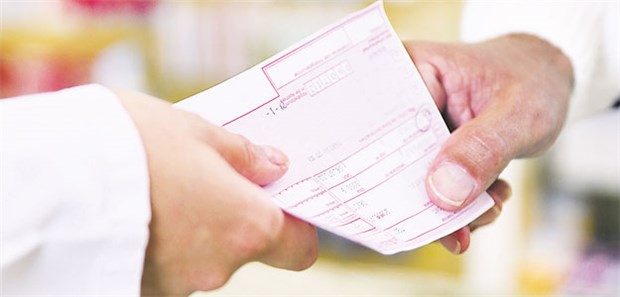 AOK Bayern holt Millionen zurück Gefälschtes Rezept? Diese Masche ist nur eine von vielen Varianten, wie Betrüger versuchen, sich an den Krankenkassen zu bereichern.