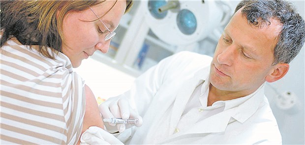 Die Ausrottung des Zervixkarzinoms ist keine Utopie mehr Impfung: Vielen Mädchen fehlt der HPV-Schutz und damit auch der Schutz vor Zervixkrebs.
