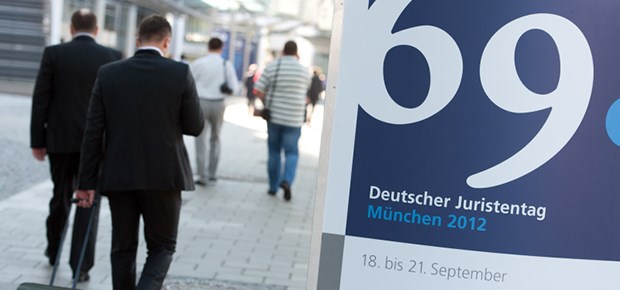 Juristentag votiert für Kartellrecht Juristentag in München: Wettbewerbsrecht für die Kassen gefordert.
