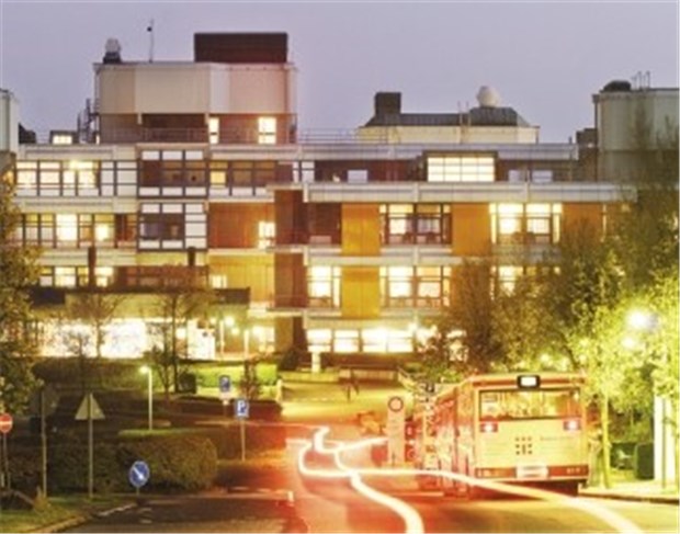 Acht Euro pro Stunde - Löhne im Uniklinikum sinken um 20 Prozent Kostensenkung verordnet: Universitätsklinikum Marburg.