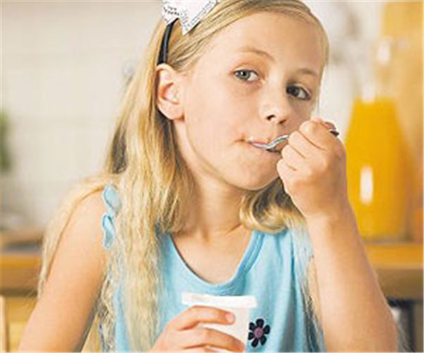 Probiotika machen Antibiotika verträglicher Probiotika - wie hier ein Joghurt - sind Zubereitungen mit lebenden Mikroorganismen. Sie sollen die gesunde Darmflora fördern.