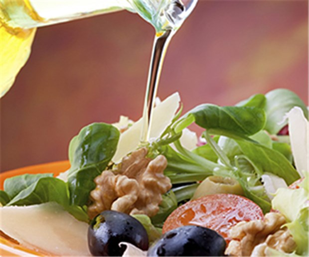 Essen wie Gott in Südfrankreich lohnt sich Salat, Gemüse, Nüsse und reichlich Olivenöl - wer seinen Speiseplan so mediterran gestaltet, tut Gutes für seine Kognition.