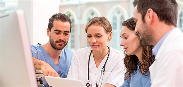 Gesundheitsberufe auf Augenhöhe Schon während der Ausbildungsjahre zu lernen, wie man Konflikte im Team lösen kann oder miteinander sinnvoll kommuniziert, hilft bei der Zusammenarbeit auf Augenhöhe zwischen verschiedenen Akteueren im Krankenhaus.