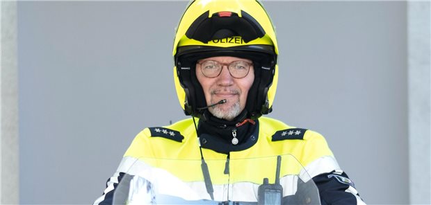 Seit rund 40 Jahren ist Rohde als Motorradpolizist unterwegs.