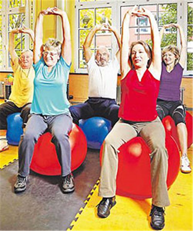 Sport schützt vor Krebs - in jedem Alter Sport gegen Krebs: Das klappt auch nach der Menopause.