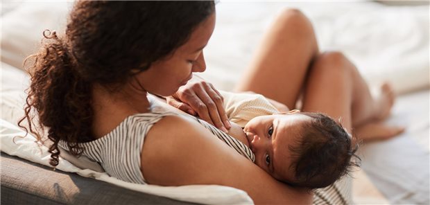 Stillen bietet zahlreiche Vorteile für das Neugeborene.