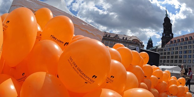 Das Problem Patientenverfügung Tag der Organspende im Sommer in Frankfurt: Mehr Luftballons als Organe?