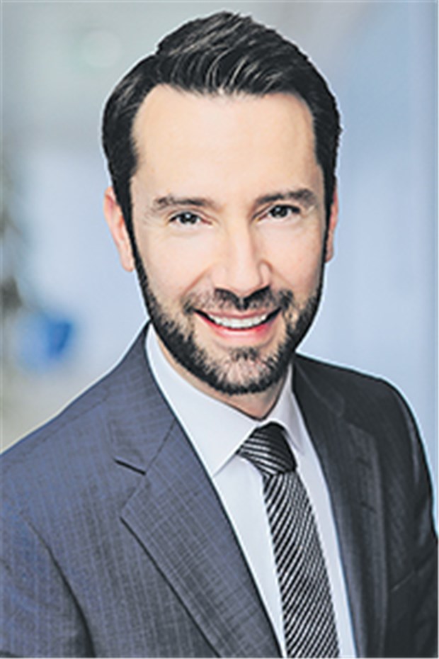 „Praxen auf dem Land sind oft lukrativer als in der Stadt“ „ Die Work-Life-Balance ist für Ärzte häufig wichtiger als die Ökonomie“, so Stefan Seyler, Filialleiter der apoBank in München.