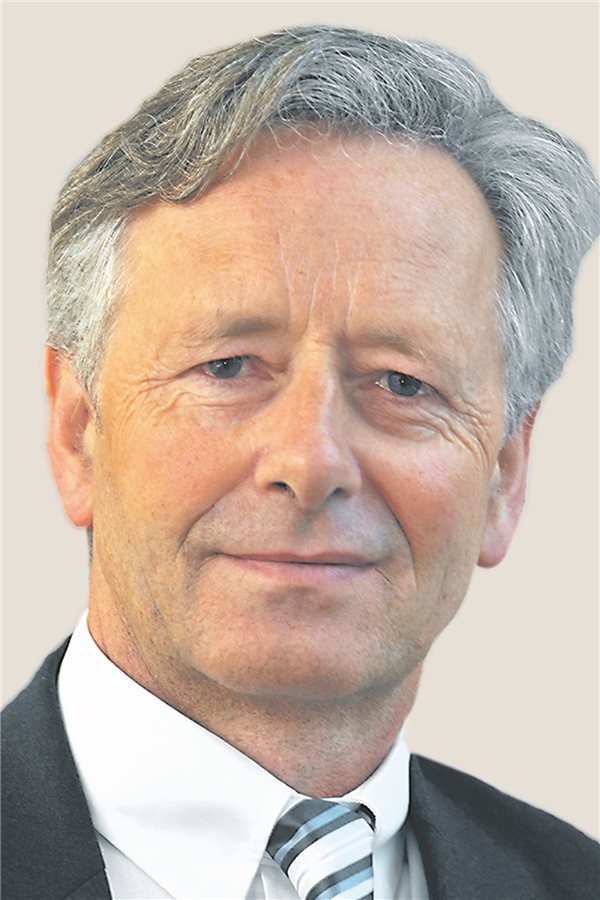 DKG verabschiedet Georg Baum DKG-Hauptgeschäftsführer Georg Baum geht in den Ruhestand.