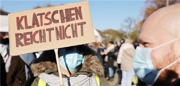  Klatschen reicht nicht zur Bewältigung der Krise im Gesundheitswesen. Zumal es in der Zukunft immer teurer wird.