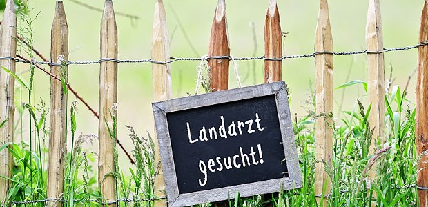 Modellprojekt soll Hausärzte früh binden 1530 Hausärzte werden allein in Hessen im Jahr 2025 fehlen. Laut Professor Ferdinand Gerlach gibt es einen zusätzlichen Weiterbildungsbedarf von 102 Fachärzten pro Jahr.