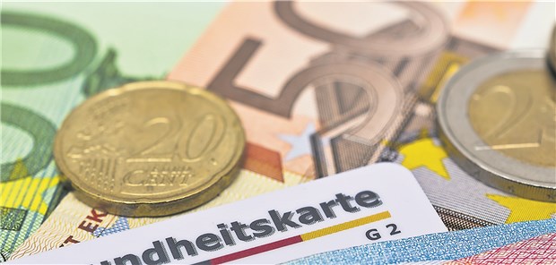 KV-Chef will Patienten zur Kasse bitten 20 bis 25 Euro sollen Patienten für jeden Arztbesuch zahlen, fordert Bremens KV-Chef. Die Gesundheitssenatorin hält davon wenig.