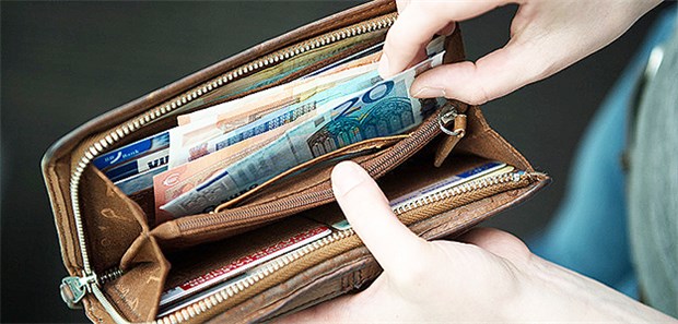 Für Heilmittel tiefer in die Tasche greifen 2018 betrug die Summe der Zuzahlungen bei Heilmitteln insgesamt 668 Millionen Euro.