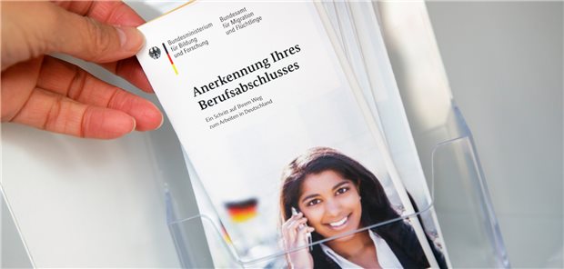 Abschlüsse von 8200 ausländischen Ärztinnen und Ärzten anerkannt 2021 entfielen 31.400 der anerkannten Abschlüsse auf medizinische Gesundheitsberufe.