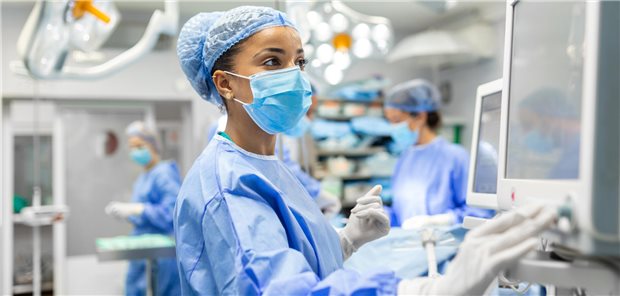 Mindestmengen sorgen für konzentrierte Qualität 2025 werden weniger Kliniken Brustkrebs-Op anbieten.