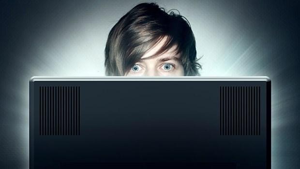 Erste Klinik für PC-Junkies 2,5 Millionen Menschen in Deutschland zeigen mittlerweile ein auffälliges und problemmatisches Nutzungsverhalten bei Computern & Co.