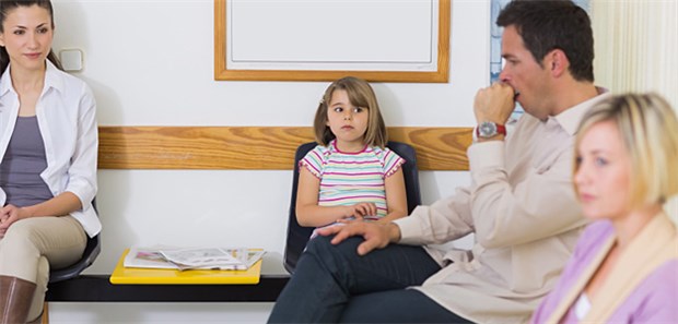 40 Minuten gewartet, dann drangekommen, aber mangels Impfstoff nicht behandelt: Ein Vater in Sachsen fodert Entschädigung von einer Kinderärztin.