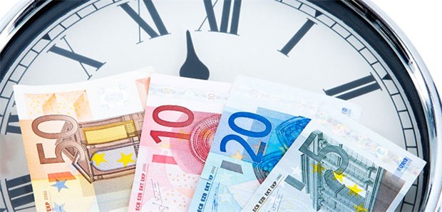 46 Prozent der Heilpraktiker kommen einer Umfrage zufolge an einem Behandlungstag auf bis zu 100 Euro Verdienst.