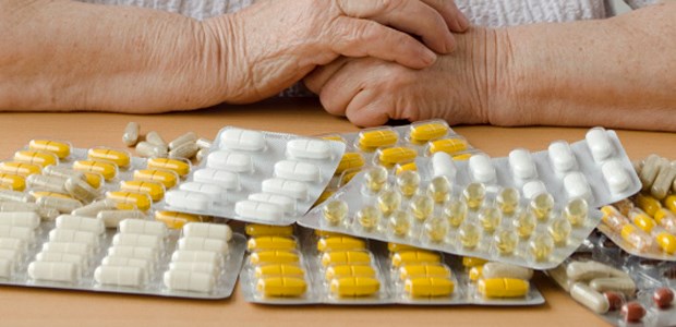Polypharmazie ist nicht per se schädlich 4,6 Prozent der Studienteilnehmer nahmen täglich zehn oder mehr Präparate ein. Ein Medikamentenmix muss nicht zwangsläufig schaden.