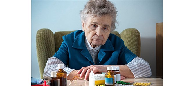 Arzt und Apotheker kümmern sich um Polymedikation bei AOK-Patienten 50.000 Krankenhausnotaufnahmen pro Jahr sollen in Niedersachsen auf das Konto von Medikationsfehlern gehen.