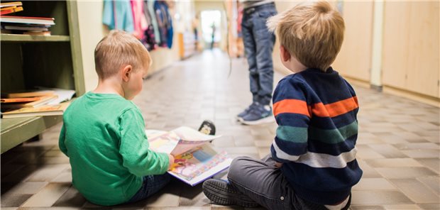 Hessen erforscht Corona-Geschehen in Kitas 60 Kindertagesstätten über ganz Hessen verteilt wurden für die Studie „Safe-KiDS“ ausgewählt. Jeweils 25 Kinder und deren Erzieher sollen wöchentlich per Nasen-Rachen-Abstrich auf SARS-CoV-2 getestet werden. (Symbolbild)