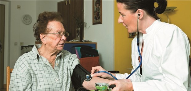 65 Prozent aller Hausärzte¨ rechnen in Schleswig-Holstein regelmäßig Hausbesuche ab.