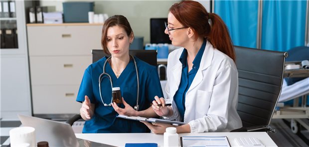 70 Hausarztpraxen können in Niedersachsen Erleichterungen bei der Beschäftigung von Physician Assistants oder Primary Care Mangern erhalten.