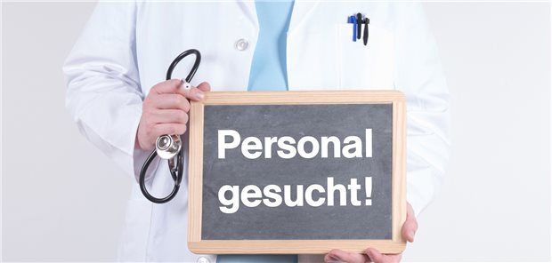 94 Prozent der Praxen meinen, die Verfügbarkeit von qualifizierten MFA auf dem Arbeitsmarkt sei schlecht oder sehr schlecht.