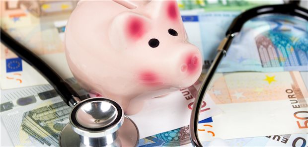 AOK, Ersatzkassen und Innungskrankenkassen weisen nach drei Quartalen einen Überschuss aus – und rufen doch nach einem weiteren Sparpaket.