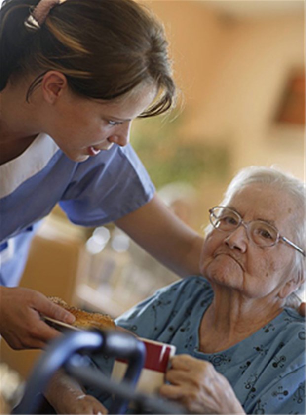 Heimbewohner sind im Netz rund um die Uhr versorgt AOK Rheinland / Hamburg: Versorgungsmodell soll künftig unnötige Einweisungen in Kliniken für Patienten aus Alten- und Pflegeheimen verhindern.