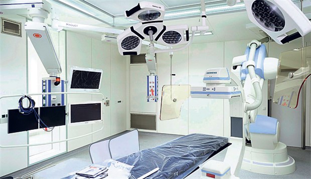 Hybrid-OP und Multimedia für die Region Hannover Ab 8. September 2014 kann im Hybrid-OP des KRH Klinikums Siloah-Oststadt-Heidehaus operiert werden.