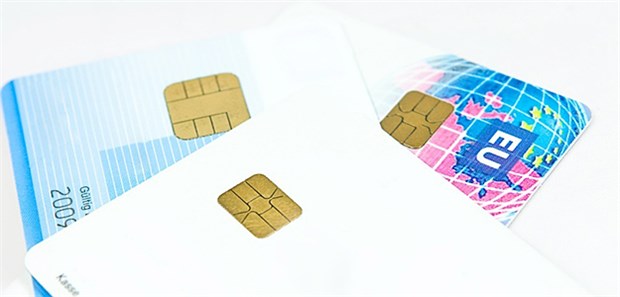 Fristverlängerung für Ärzte beim Rollout der E-Card? Ab Juli 2018 sind Vertragsärzte laut E-Health-Gesetz verpflichtet, sich am Online-Abgleich der Versichertenstammdaten zu beteiligen und sich bis dahin mit der entsprechenden Technik auszustatten.
