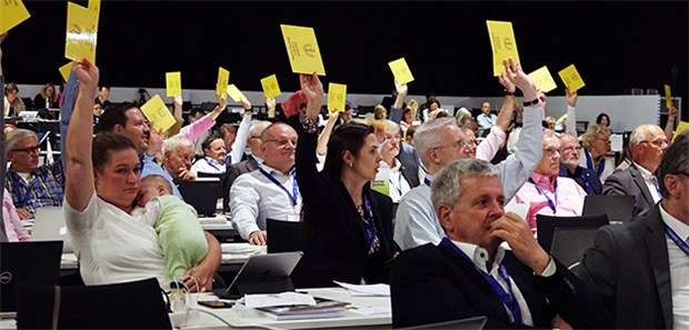Ab Juli dieses Jahres das eLogbuch es in einer ersten Basisversion starten. Dem stimmten die Delegierten schließlich nach einer teils emotionalen Debatte zu.