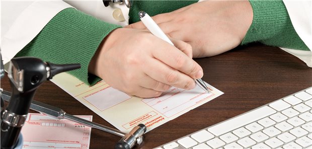 Ab Oktober soll dies bitte elektronisch laufen, wird die eAU zur Pflicht. So sieht es der Gesetzgeber vor. Die KBV mahnt hier zur Entschleunigung, um die Praxen nicht zu überlasten.