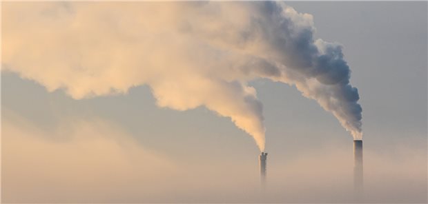 Abgase von Industrie und Straßenverkehr verunreinigen die Luft und stellen eine große Gesundheitsgefahr dar.
