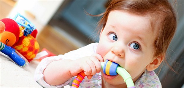 Wenn Spielzeug Risiken birgt Abgebrochene Teilchen, die Kleinkinder herunterschlucken, sind immer wieder ein Grund für eine Notaufnahme, so die Erfahrung der Kinderchirurgin Stefanie Märzhäuser.