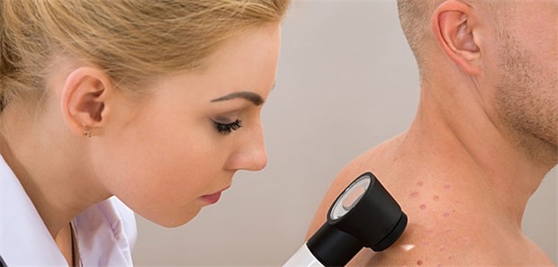 Abklärung eines Verdachts oder Dermatoskopie auf Wunsch? Da ist entscheidend für die Abrechnung.