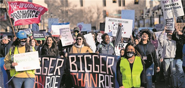 Abtreibungsbefürworter formieren sich und gehen auf die Straße: ein erbitterter Streit, der das Land spaltet.