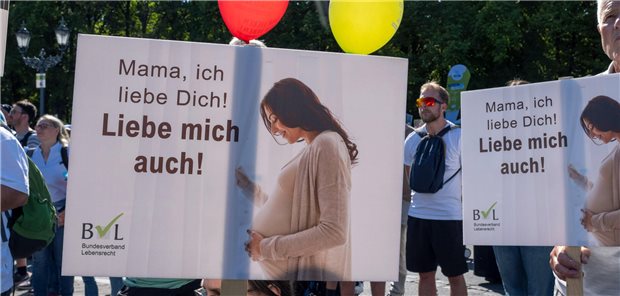 Abtreibungsgegner Mitte September 2023 in Berlin: In der Nähe von Beratungsstellen und Praxen sollen solche Aufzüge künftig verboten sein.