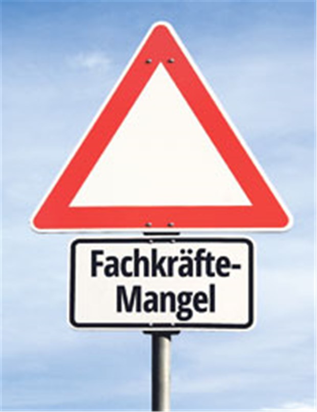 Gesundheitswirtschaft ringt um Fachkräfte Achtung, Fachkräftemangel! Dieses Schild könnte demnächst in vielen Regionen Deutschlands stehen.