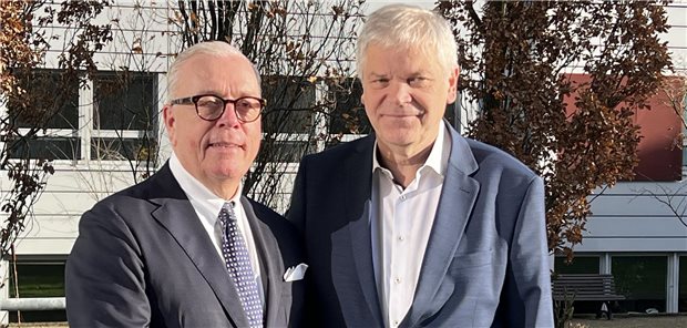 Hans-Albert Gehle und Klaus Reinhardt bleiben an der ÄKWL-Spitze ÄKWL-Präsident Dr. Hans-Albert Gehle (rechts) und sein Vize Dr. Klaus Reinhardt nach der Wiederwahl.